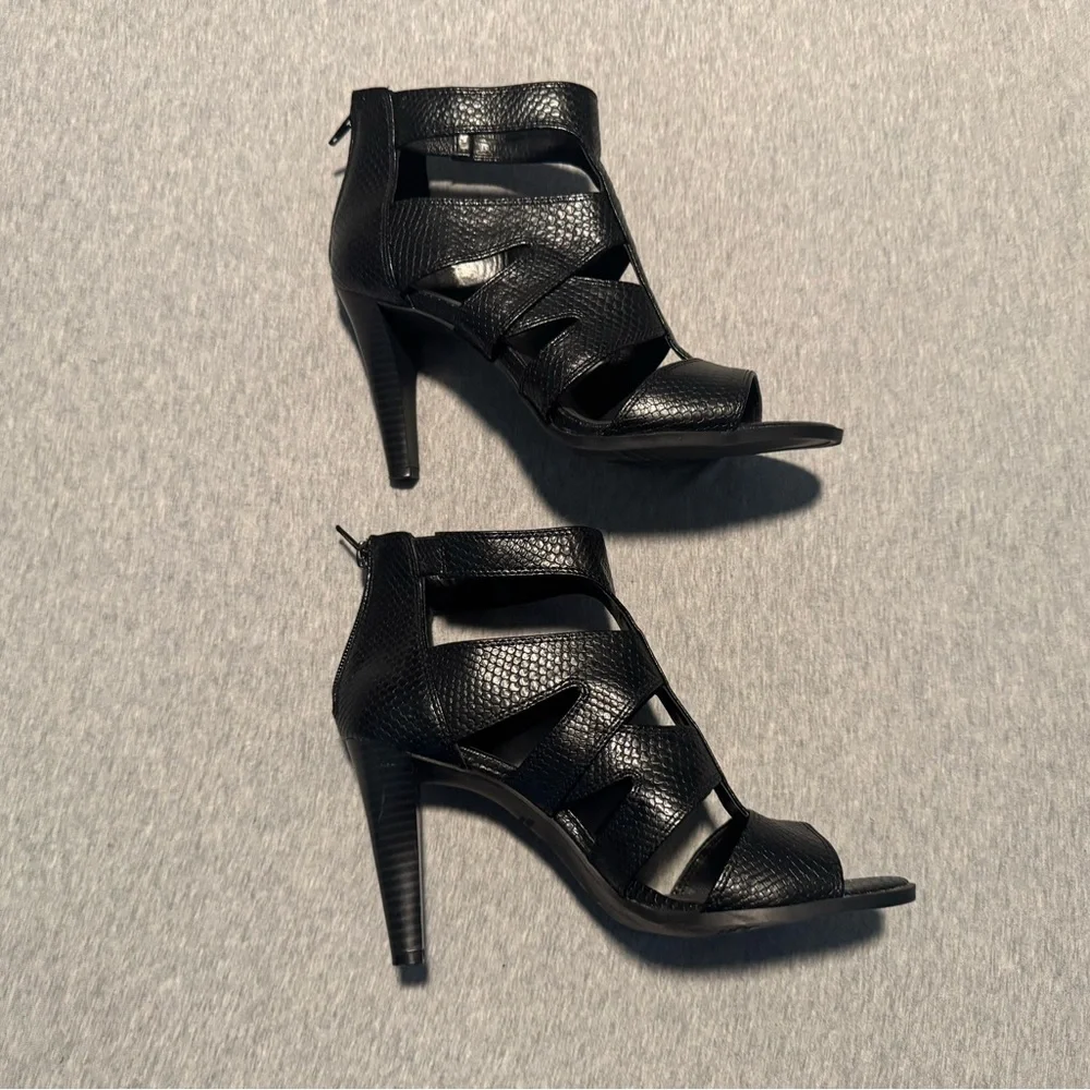 Elegant Black Strappy Heels Simply Vera By Vera Wang Size 9 - Picture 5 of 12